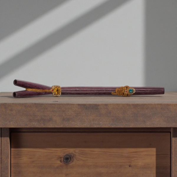 Tepi Double aus Amaranth mit Medaillion 2