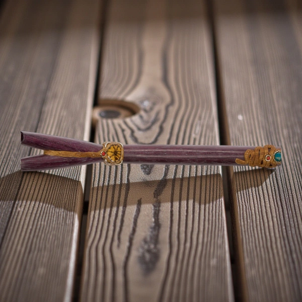 Tepi Double aus Amaranth mit Medaillion 3