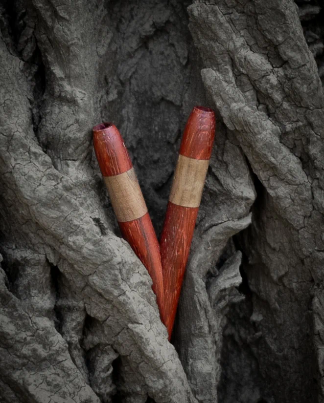 kuripe aus padouk und walnuss ambience 1