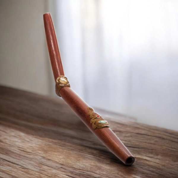 Tepi aus Palo Sangre mit Medaillion 1