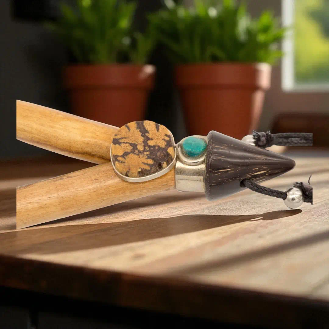 kuripe halskette mit horn palo santo 3