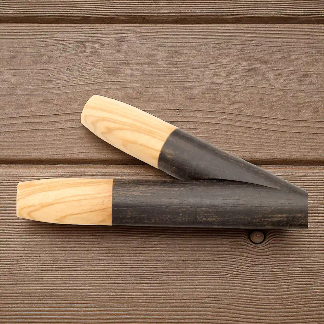 Kuripe aus Ebenholz und Olive Detailbild