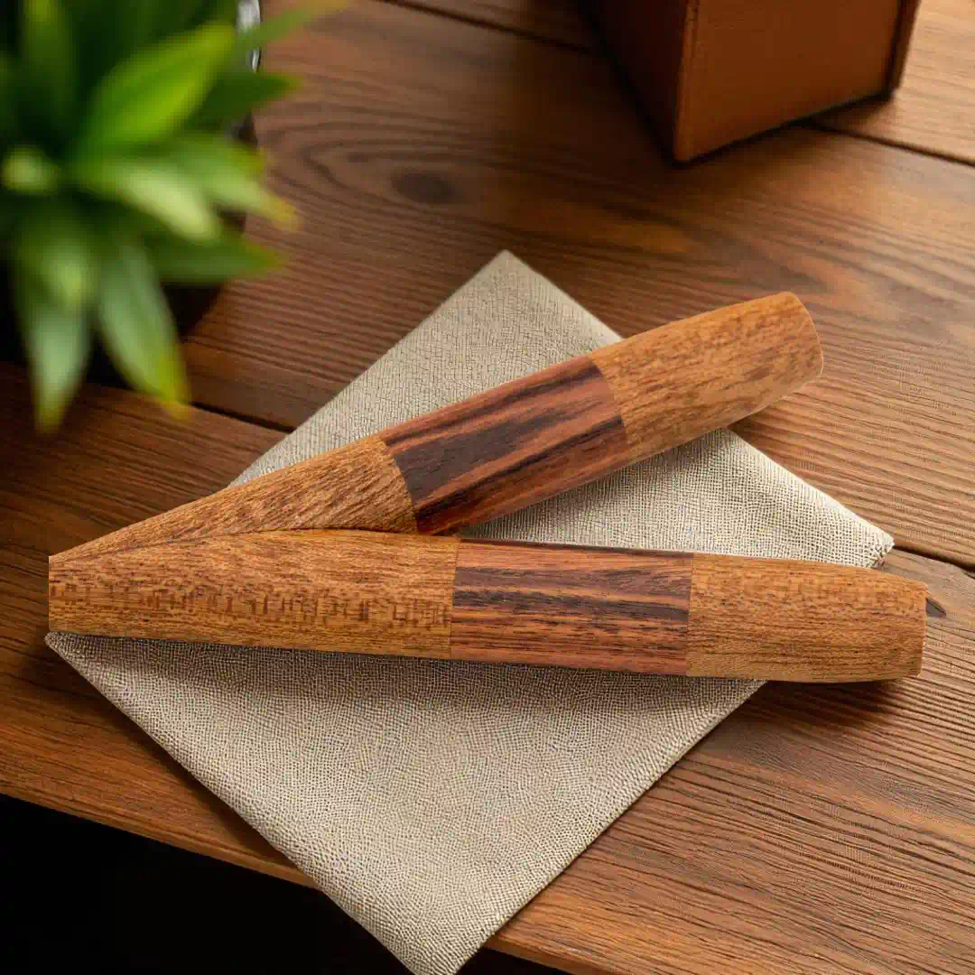 Kuripe aus Mahagoni und Königsholz Detailbild