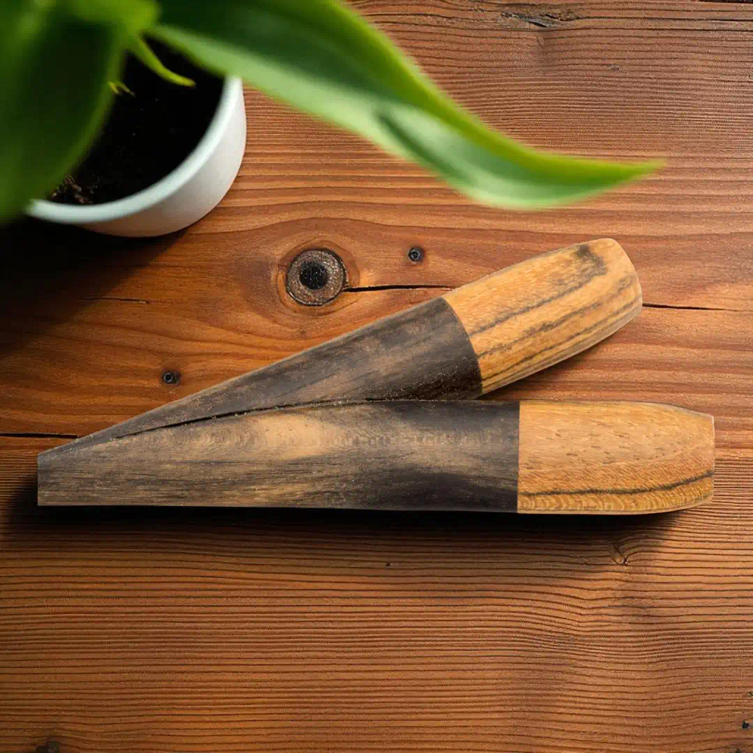 kuripe aus ebenholz und bocote detailbild