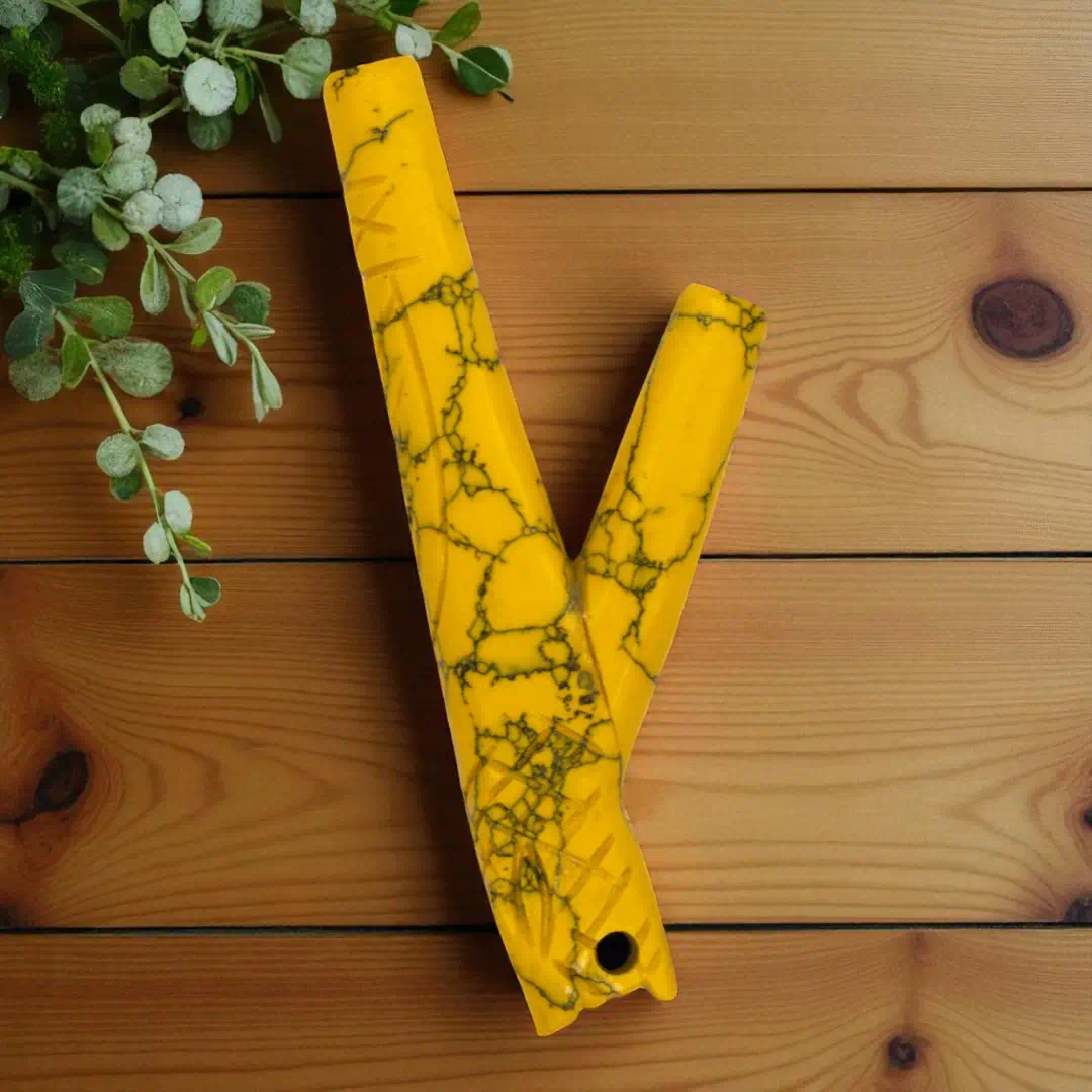 kuripe aus stein gelb jaguar 1