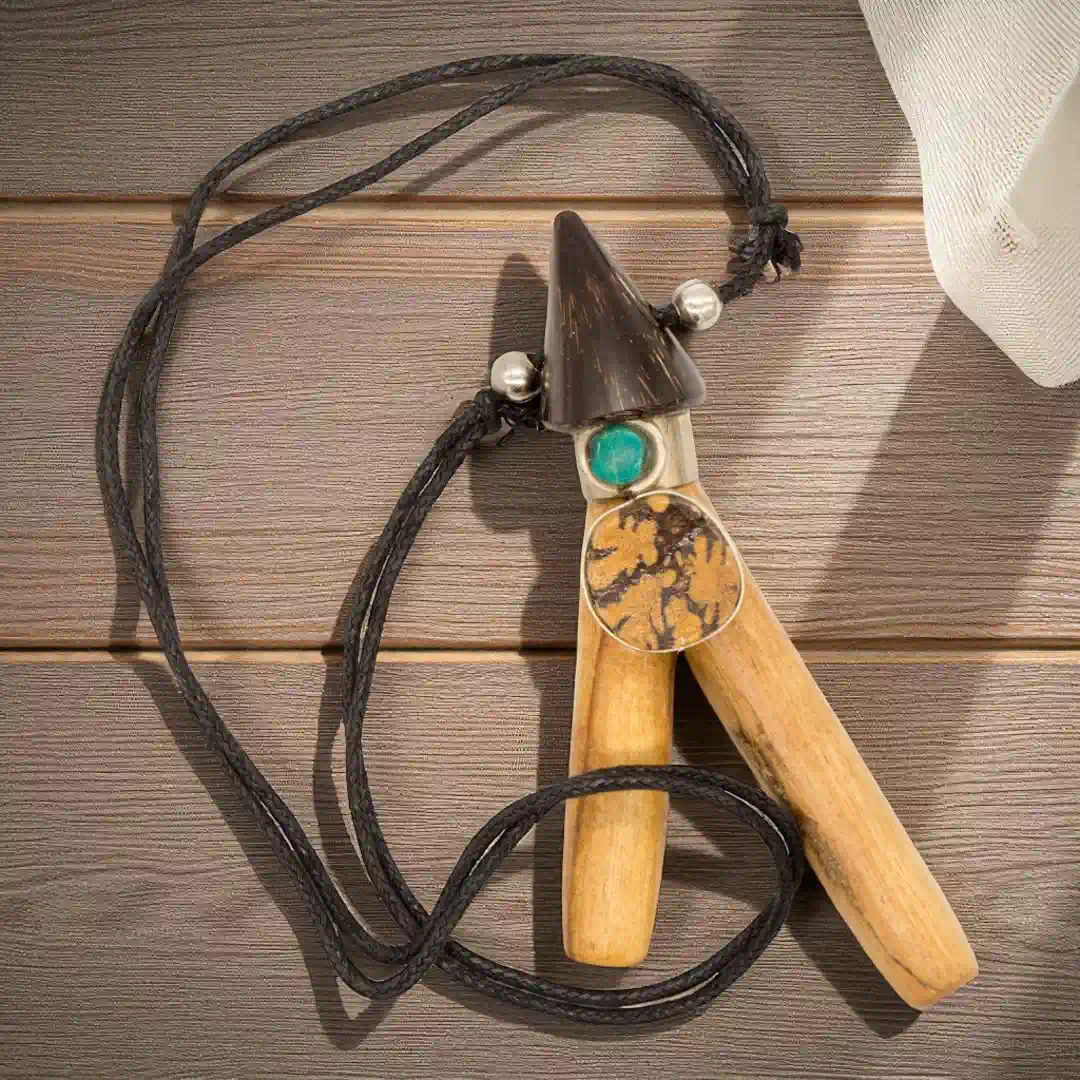 kuripe halskette mit horn palo santo 2