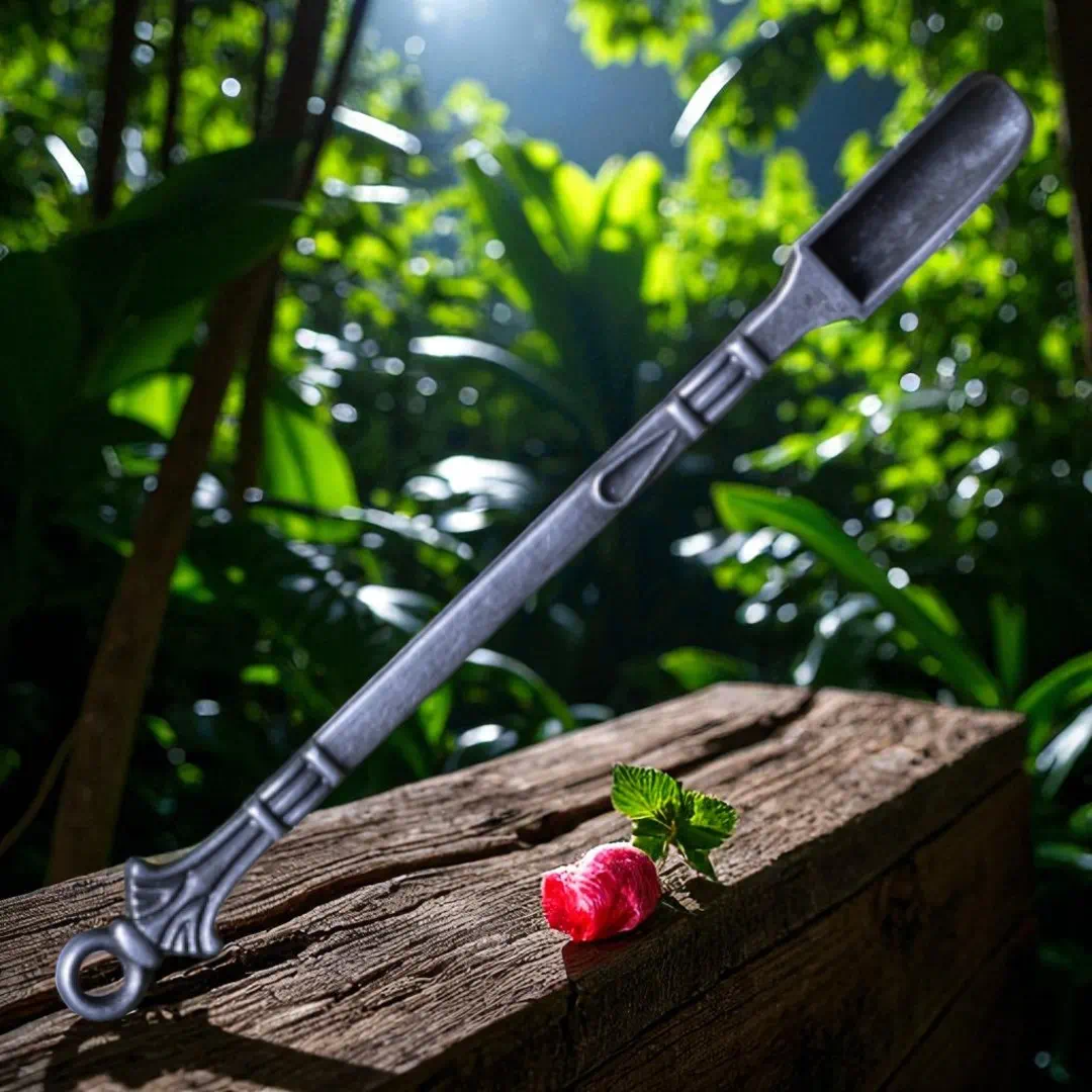 Dosierlöffel aus Metall auf Holzbrett Anthrazit